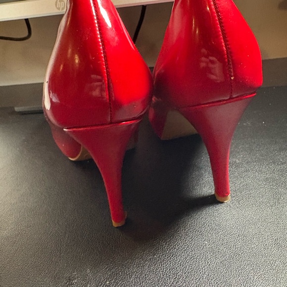 Red Heels - Picture 7 of 8